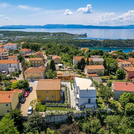 Appartments Adriatic Омишаль Екстер'єр фото