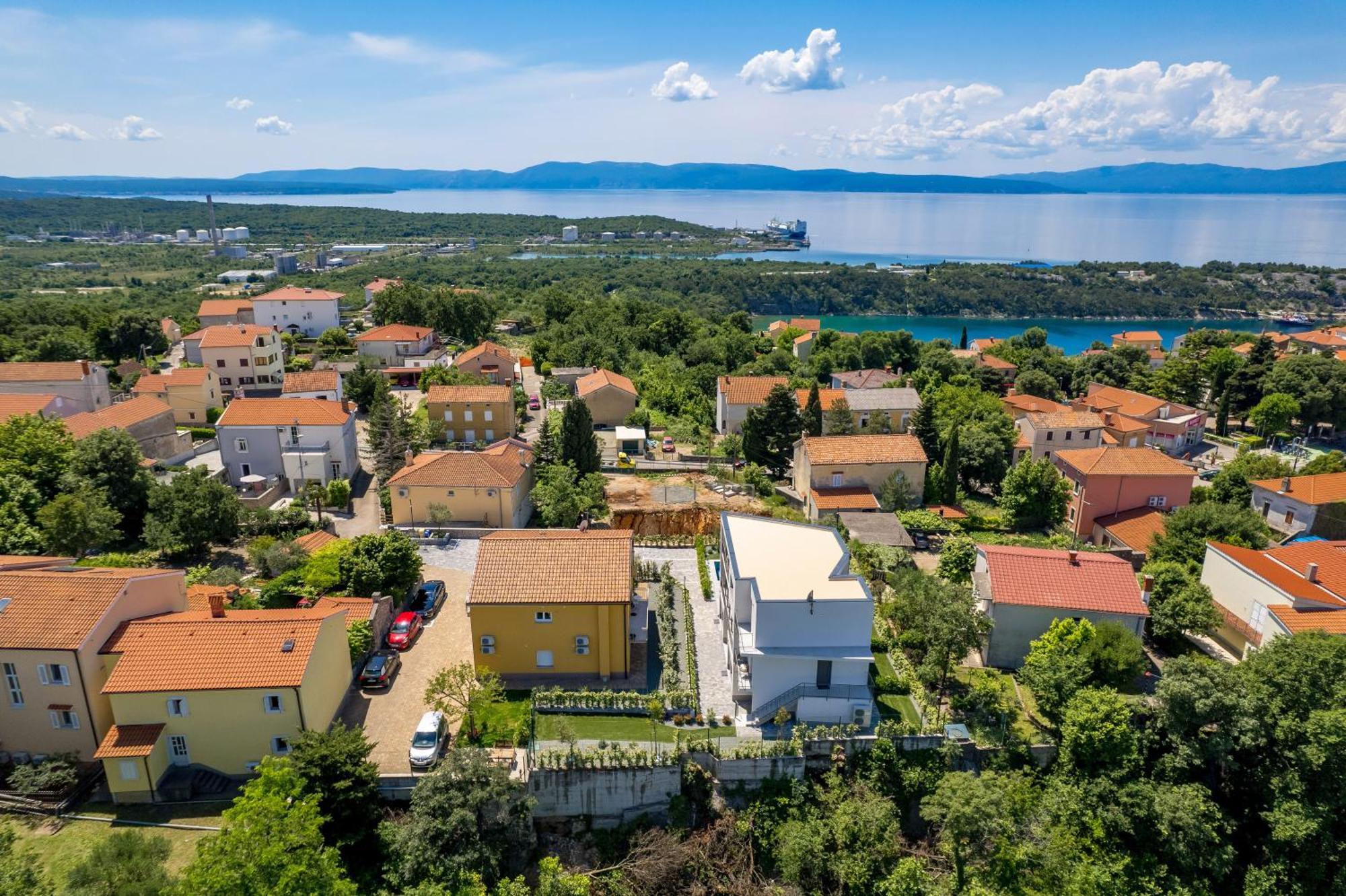 Appartments Adriatic Омишаль Екстер'єр фото